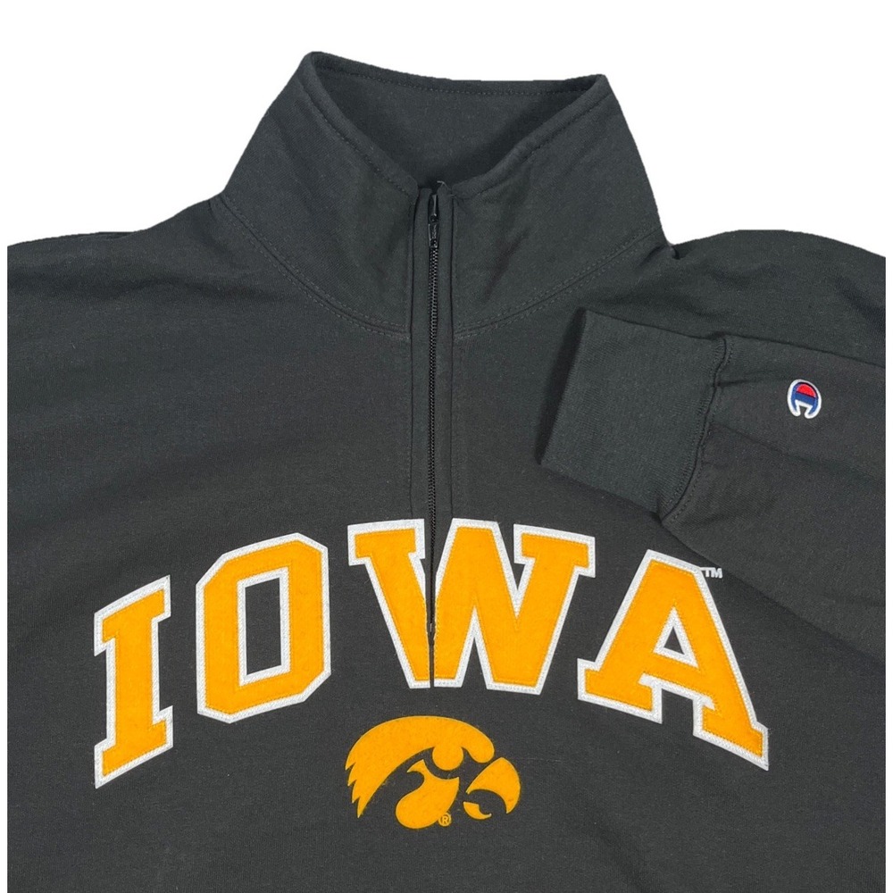 Iowa Hawkeyes Champion Mens M 1/4 Zip Fleece Pullover Jacket Black Yellow Medium